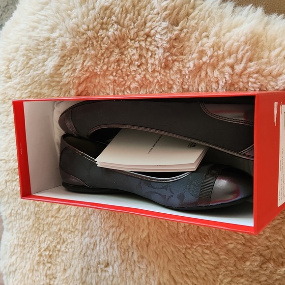 NWT IOB Coach August PGM Signature Indigo Metallic Ballet Flats - Picture 13 of 16